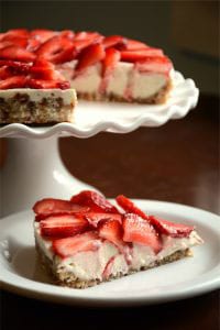 strawberry cream pie - starchfree dairyfree