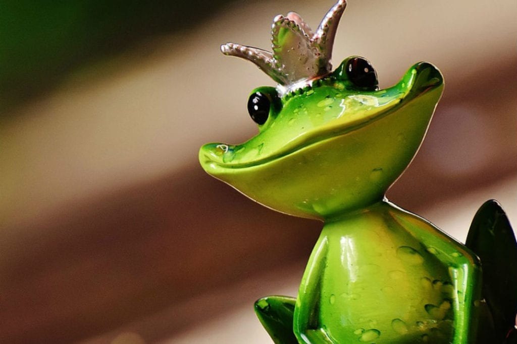 Mira lo que sucede cuando “Froggy” toma en serio la acromegalia