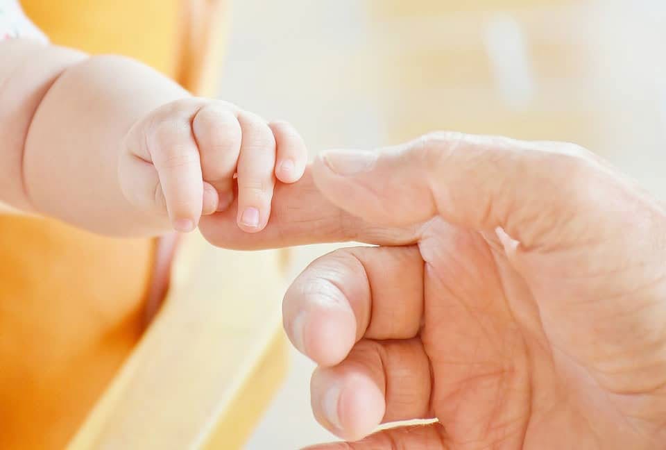 Familia de Queensland Hace Un Llamado para la Detección de Atrofia Muscular Espinal en Recién Nacidos Después del Diagnóstico de Su Hija