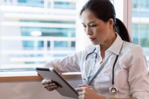 Retrasos en las Pruebas de Detección del Cáncer Colorrectal Debido al Empeoramiento de las Tasas de Mortalidad del COVID-19